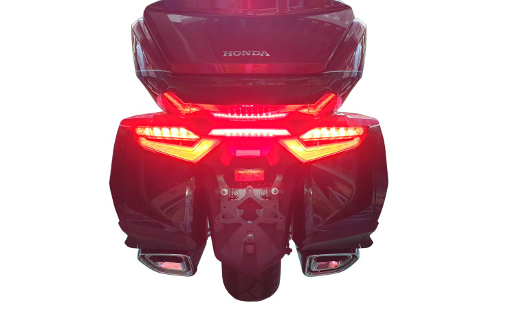 GL1800 2018 Central Taillight Trim w/Red Lens R/B